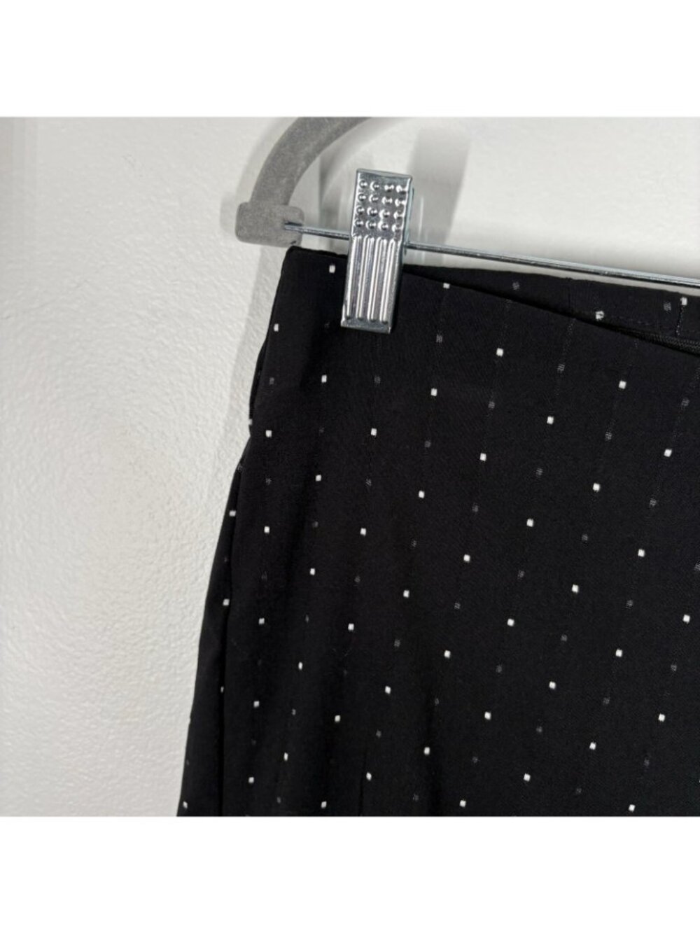 White House Black Market Womn 8 Black White Dot Print The Slim Side Zip Pant NWT - Picture 5 of 12